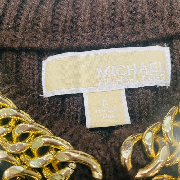 Michael Kors Fur Lined Vest with Gold necklace - Picture 3 of 6